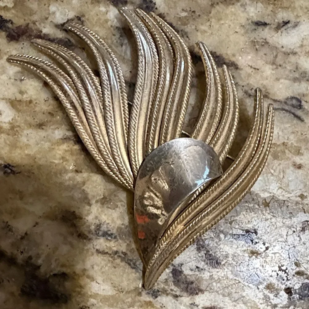 Chic Gold and Silver Flowing Brooch